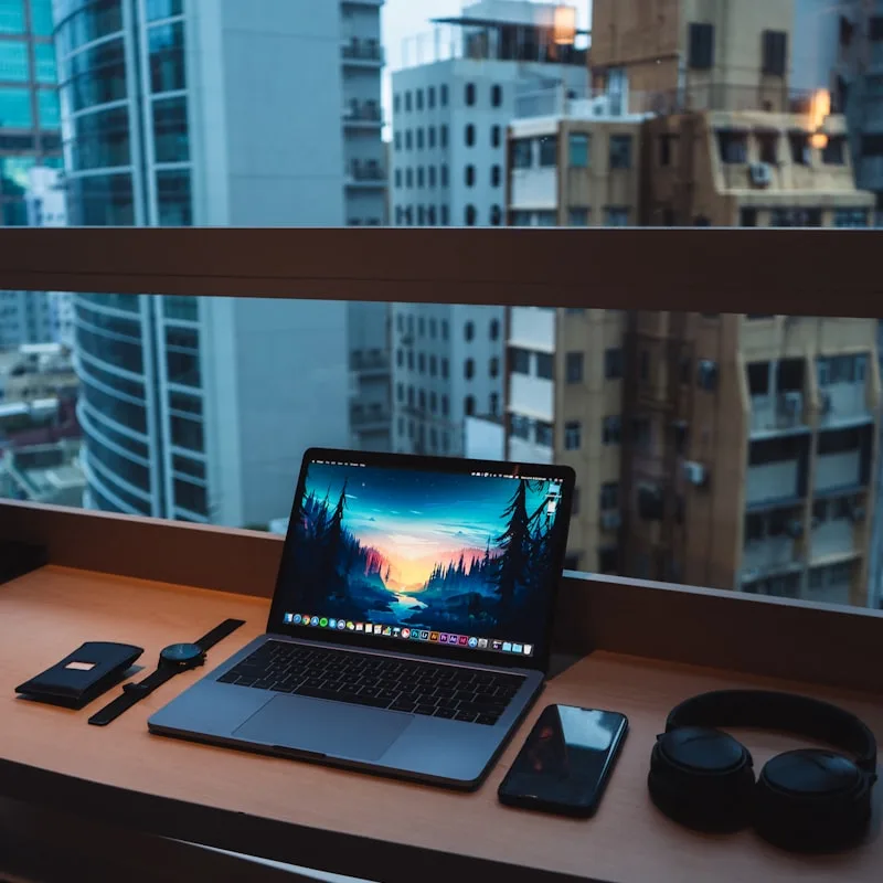 Aperture StudioDesk All-in-One 27