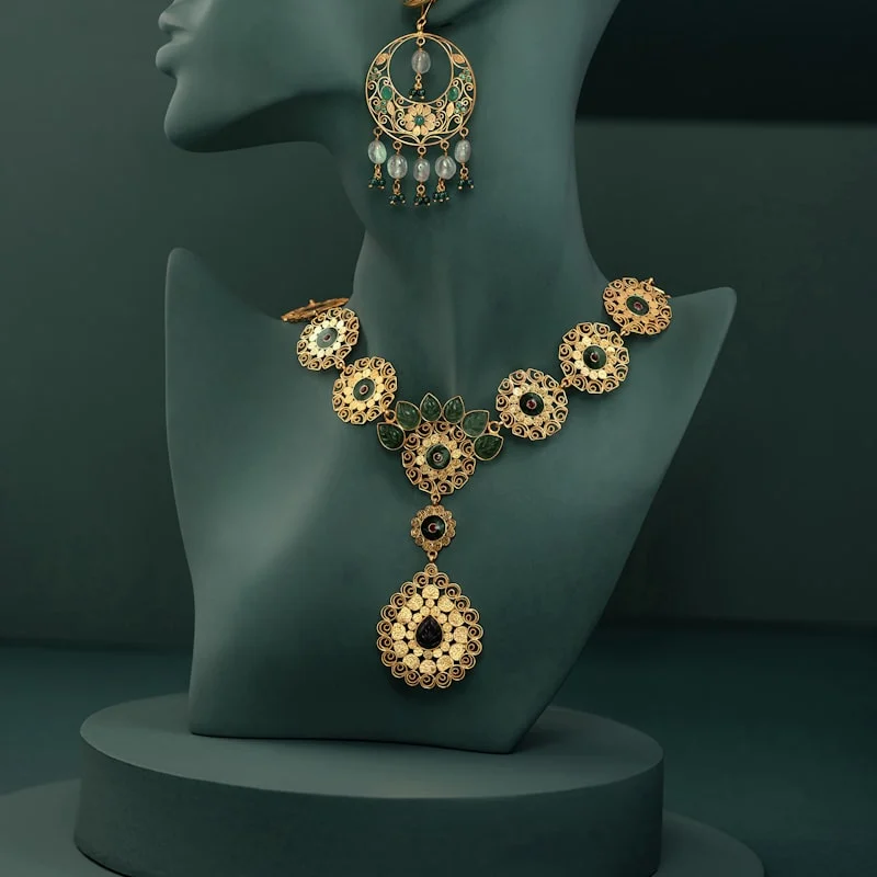 Aurelia Pendant Necklace